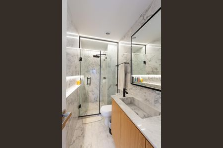 Apartamento à venda com 105m², 1 quarto e 2 vagas Apartamento à venda com 105m², 1 quarto e 2 vagasBanheiro da Suíte