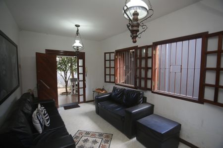 Sala de casa para alugar com 4 quartos, 360m² em Incofindência, Belo Horizonte