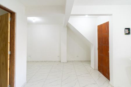 Sala/Cozinha de kitnet/studio para alugar com 1 quarto, 45m² em Cidade Domitila, São Paulo