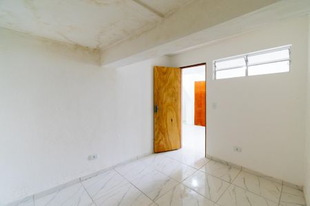 Quarto de kitnet/studio para alugar com 1 quarto, 45m² em Cidade Domitila, São Paulo