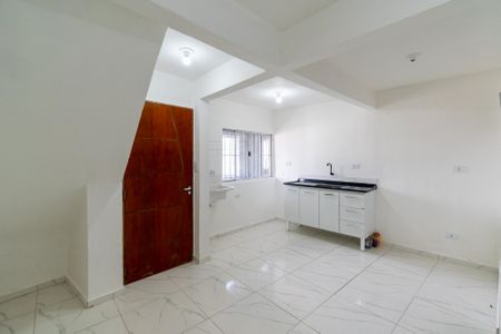 Sala/Cozinha de kitnet/studio para alugar com 1 quarto, 45m² em Cidade Domitila, São Paulo