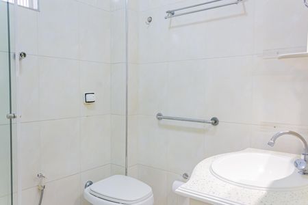 Apartamento para alugar com 116m², 4 quartos e 1 vaga Apartamento para alugar com 116m², 4 quartos e 1 vagaBanheiro da Suíte