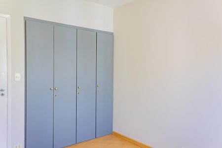 Apartamento para alugar com 116m², 4 quartos e 1 vaga Apartamento para alugar com 116m², 4 quartos e 1 vagaQuarto