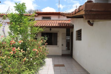 Casa à venda com 76m², 4 quartos e 2 vagasQuintal