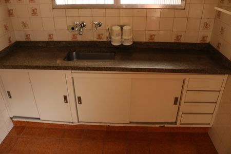 Casa à venda com 76m², 4 quartos e 2 vagasCozinha