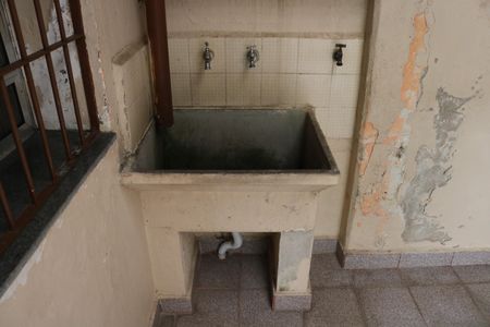 Casa à venda com 76m², 4 quartos e 2 vagasQuintal