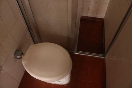 Casa à venda com 76m², 4 quartos e 2 vagasEdícula - Banheiro