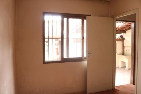 Casa à venda com 76m², 4 quartos e 2 vagasEdícula - Quarto 3