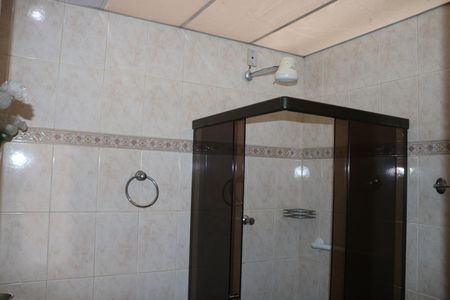 Casa à venda com 76m², 4 quartos e 2 vagasBanheiro 1