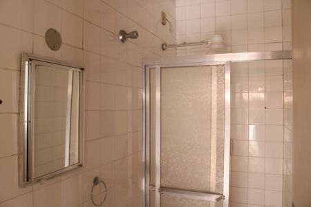 Casa à venda com 76m², 4 quartos e 2 vagasEdícula - Banheiro