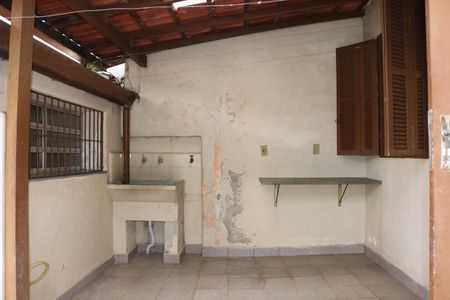 Casa à venda com 76m², 4 quartos e 2 vagasQuintal