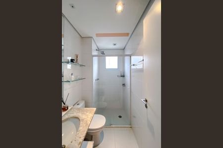 Apartamento à venda com 135m², 3 quartos e 2 vagas Apartamento à venda com 135m², 3 quartos e 2 vagasBanheiro da Suíte 1