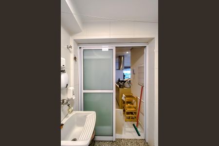 Apartamento à venda com 135m², 3 quartos e 2 vagas Apartamento à venda com 135m², 3 quartos e 2 vagasÁrea de Serviço