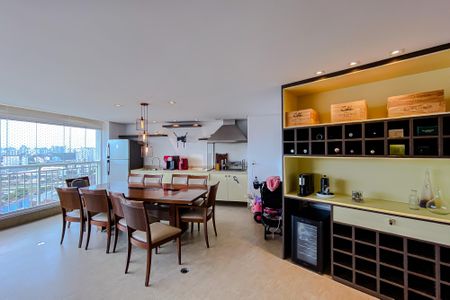 Apartamento à venda com 135m², 3 quartos e 2 vagas Apartamento à venda com 135m², 3 quartos e 2 vagasVaranda da Sala