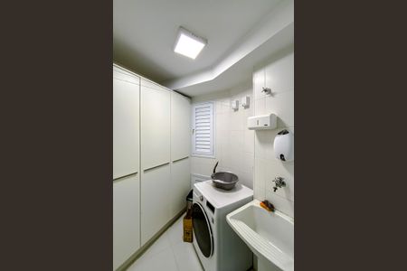 Apartamento à venda com 135m², 3 quartos e 2 vagas Apartamento à venda com 135m², 3 quartos e 2 vagasÁrea de Serviço