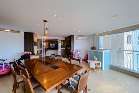 Apartamento à venda com 135m², 3 quartos e 2 vagas Apartamento à venda com 135m², 3 quartos e 2 vagasVaranda da Sala