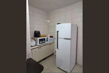 Cozinha de apartamento para alugar com 2 quartos, 75m² em Centro Cívico, Curitiba
