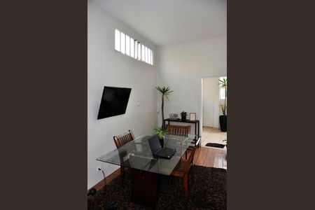 Casa à venda com 231m², 2 quartos e 2 vagas Casa à venda com 231m², 2 quartos e 2 vagasDetalhe - Sala de Jantar