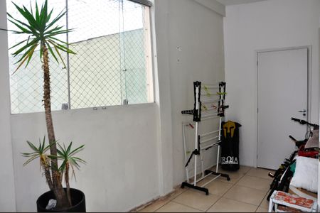 Casa à venda com 231m², 2 quartos e 2 vagas Casa à venda com 231m², 2 quartos e 2 vagasDetalhe - Área de Serviço