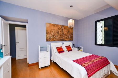 Apartamento à venda com 151m², 4 quartos e 2 vagasSuite 2