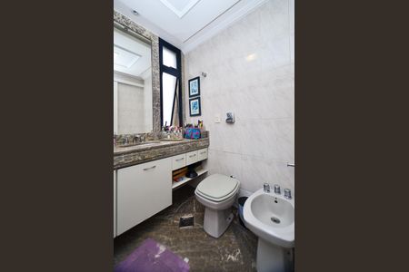 Apartamento à venda com 151m², 4 quartos e 2 vagasBanheiro Suite 2