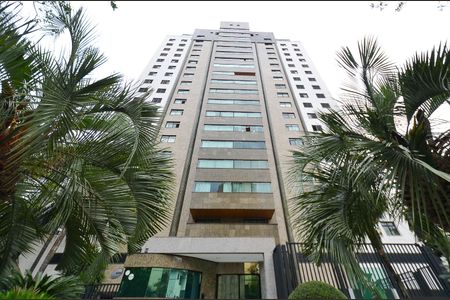 Apartamento à venda com 151m², 4 quartos e 2 vagasFachada