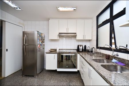 Apartamento à venda com 151m², 4 quartos e 2 vagasCozinha