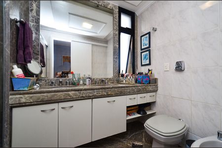 Apartamento à venda com 151m², 4 quartos e 2 vagasBanheiro Suite 2