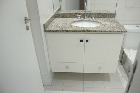 Apartamento à venda com 86m², 2 quartos e 2 vagasBanheiro da Suíte 2