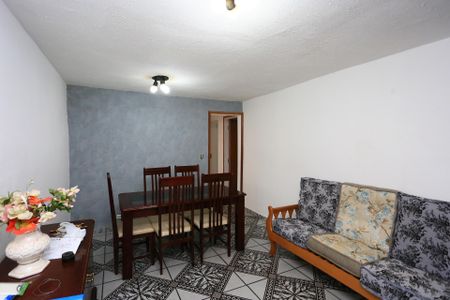 Sala de casa para alugar com 2 quartos, 80m² em Jardim Maria Duarte, São Paulo