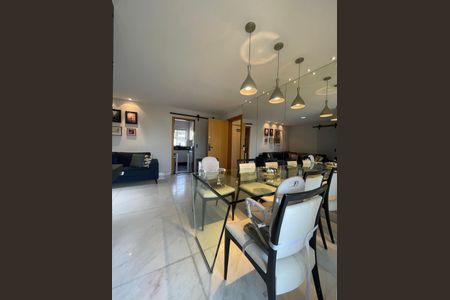 Apartamento à venda com 102m², 3 quartos e 2 vagasSala