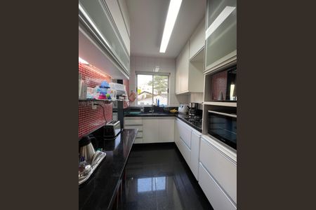 Apartamento à venda com 102m², 3 quartos e 2 vagasCozinha