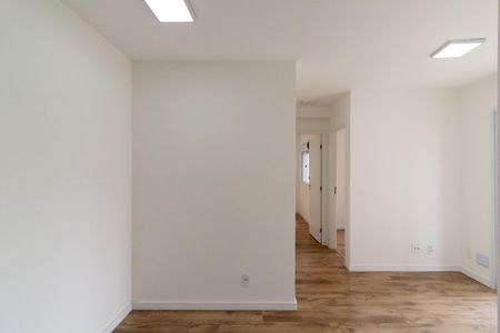 Sala de apartamento para alugar com 2 quartos, 42m² em Vila Isa, São Paulo
