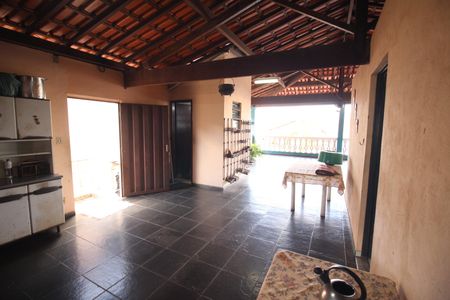 Casa à venda com 273m², 4 quartos e 4 vagasTerraço