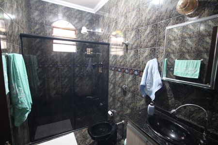 Casa à venda com 273m², 4 quartos e 4 vagasBanheiro Social