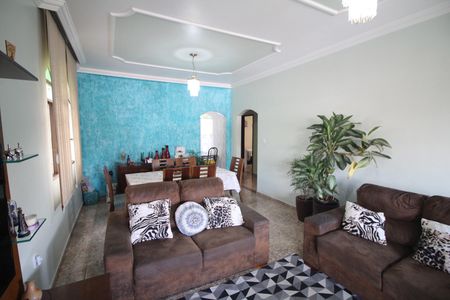 Sala de casa à venda com 4 quartos, 273m² em Tirol, Contagem