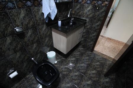 Casa à venda com 273m², 4 quartos e 4 vagasBanheiro Social