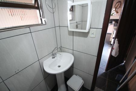 Casa à venda com 273m², 4 quartos e 4 vagasBanheiro de Serviço