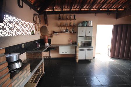 Casa à venda com 273m², 4 quartos e 4 vagasTerraço