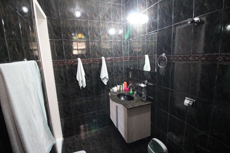 Casa à venda com 273m², 4 quartos e 4 vagasBanheiro da Suíte