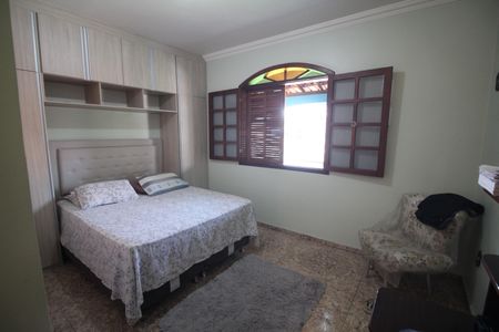 Casa à venda com 273m², 4 quartos e 4 vagasSuíte