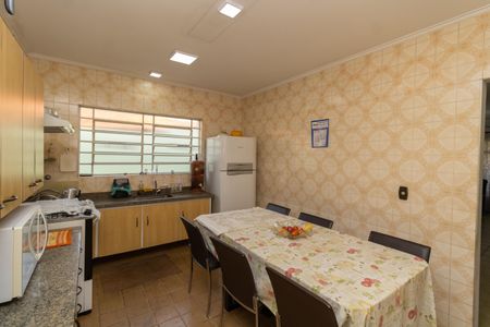 Casa para alugar com 280m², 3 quartos e 2 vagasCozinha