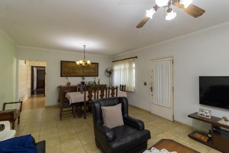 Casa para alugar com 280m², 3 quartos e 2 vagasSala