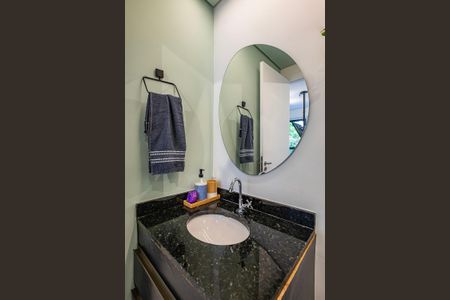 Banheiro de apartamento para alugar com 1 quarto, 25m² em Pinheiros, São Paulo