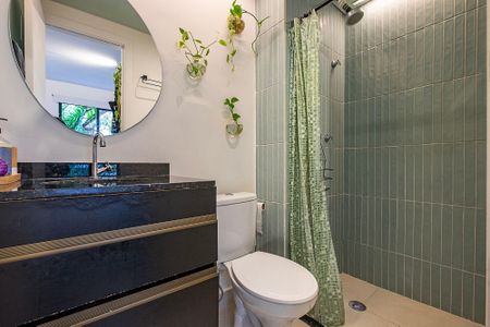 Banheiro de apartamento para alugar com 1 quarto, 25m² em Pinheiros, São Paulo