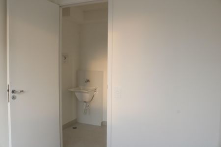 Quarto 1 de apartamento à venda com 2 quartos, 33m² em Parque Industrial Tomas Edson, São Paulo