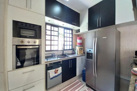 Casa à venda com 120m², 3 quartos e 4 vagas Casa à venda com 120m², 3 quartos e 4 vagasCozinha