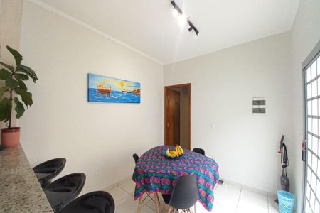 Casa à venda com 120m², 3 quartos e 4 vagas Casa à venda com 120m², 3 quartos e 4 vagasCopa