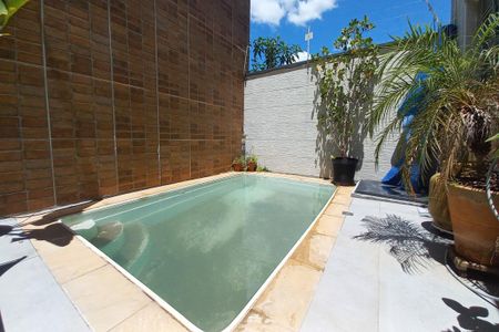 Casa à venda com 120m², 3 quartos e 4 vagas Casa à venda com 120m², 3 quartos e 4 vagasÁrea comum - Piscina