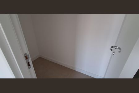 Apartamento à venda com 117m², 3 quartos e 3 vagas Apartamento à venda com 117m², 3 quartos e 3 vagasDespensa